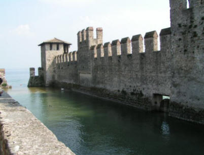 Sirmione Le mura